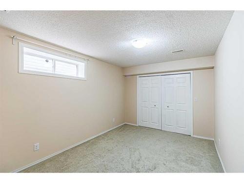 48 Eversyde Manor Sw, Calgary, AB - Indoor Photo Showing Other Room