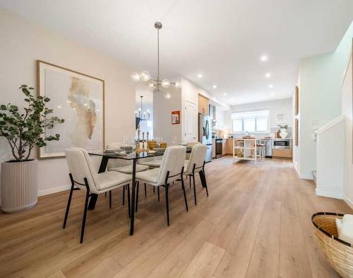 467 Tekarra Drive Nw, Calgary, AB - Indoor Photo Showing Dining Room