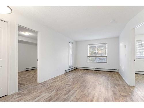 4120-60 Panatella Street Nw, Calgary, AB - Indoor Photo Showing Other Room