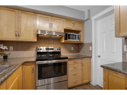 67 Country Village Lane Ne, Calgary, AB - Indoor Photo Showing Kitchen