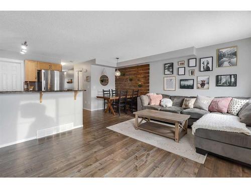 67 Country Village Lane Ne, Calgary, AB - Indoor Photo Showing Living Room