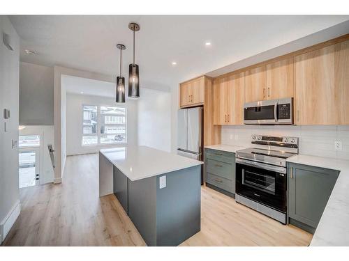 43 Lucas Way Nw, Calgary, AB - Indoor Photo Showing Kitchen