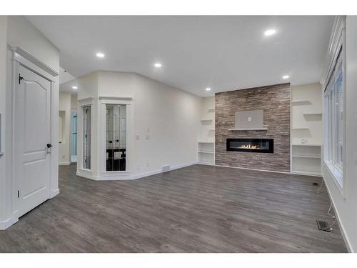 138 Hamptons Heights Nw, Calgary, AB - Indoor With Fireplace