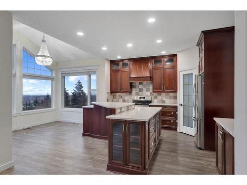 138 Hamptons Heights Nw, Calgary, AB - Indoor Photo Showing Kitchen