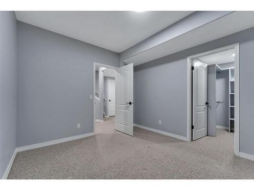 138 Hamptons Heights Nw, Calgary, AB - Indoor Photo Showing Other Room