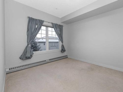 302-1408 17 Street Se, Calgary, AB - Indoor Photo Showing Other Room