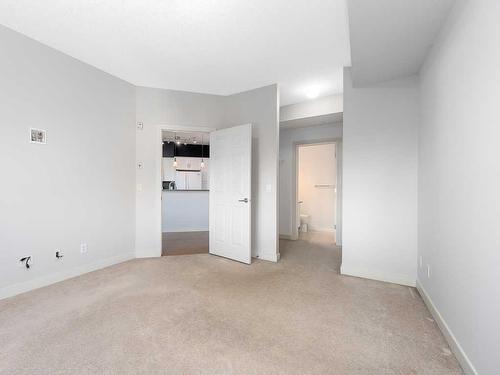 302-1408 17 Street Se, Calgary, AB - Indoor Photo Showing Other Room