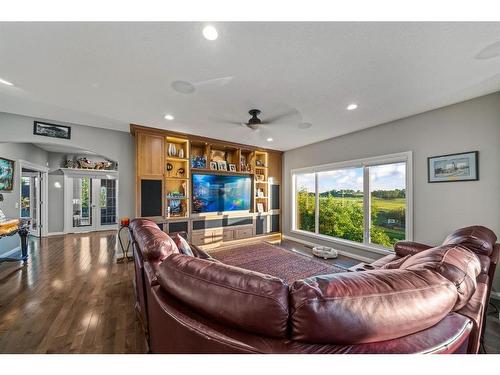 263010 Butte Hills Way, Rural Rocky View County, AB - Indoor Photo Showing Living Room