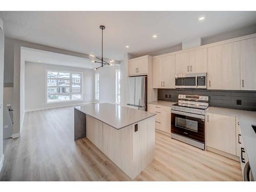 37 Lucas Way Nw, Calgary, AB - Indoor Photo Showing Kitchen