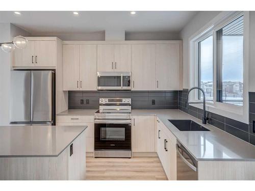 37 Lucas Way Nw, Calgary, AB - Indoor Photo Showing Kitchen