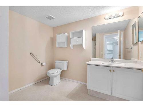 114-5000 Somervale Court Sw, Calgary, AB - Indoor Photo Showing Bathroom