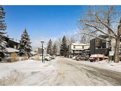 703-2520 Palliser Drive Sw, Calgary, AB - Outdoor