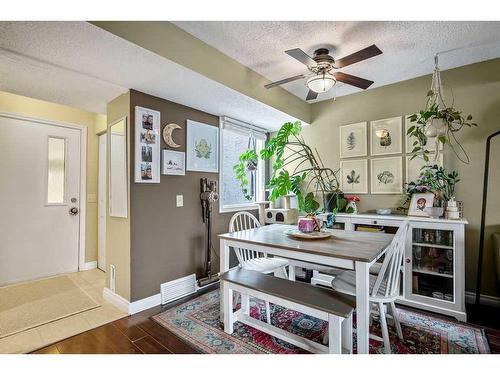 703-2520 Palliser Drive Sw, Calgary, AB - Indoor Photo Showing Dining Room