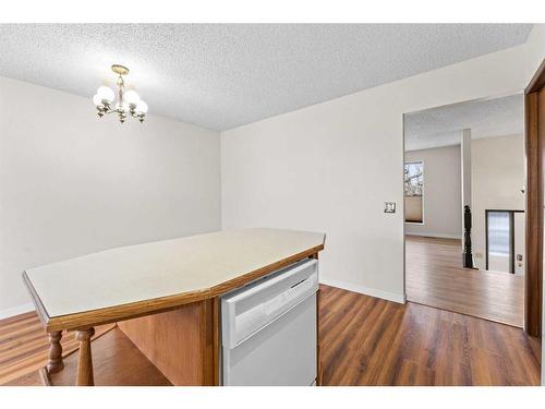 12 Glenport Road, Cochrane, AB - Indoor