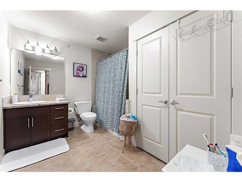 302-4704 Stanley Road Sw, Calgary, AB - Indoor Photo Showing Bedroom