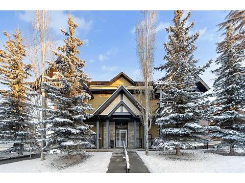 302-4704 Stanley Road Sw, Calgary, AB - Indoor Photo Showing Garage