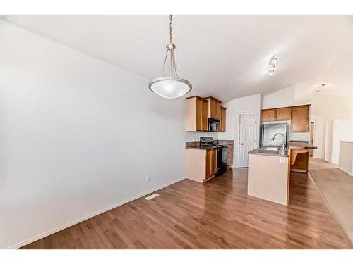 442 Sagewood Drive Sw, Airdrie, AB - Indoor Photo Showing Kitchen