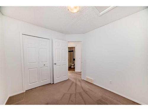 442 Sagewood Drive Sw, Airdrie, AB - Indoor Photo Showing Other Room