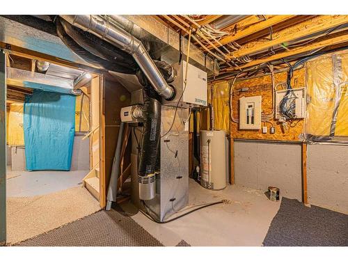 47 Everoak Gardens Sw, Calgary, AB - Indoor Photo Showing Basement