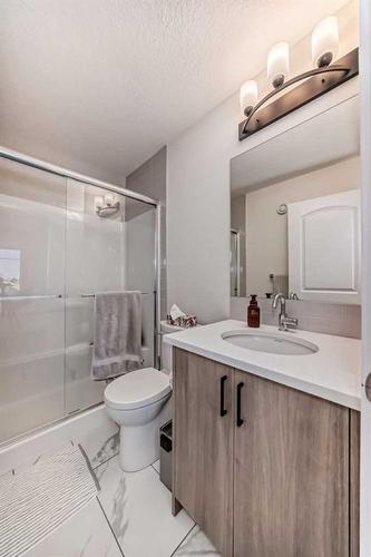 368 Seton Villas Se, Calgary, AB - Indoor Photo Showing Bathroom