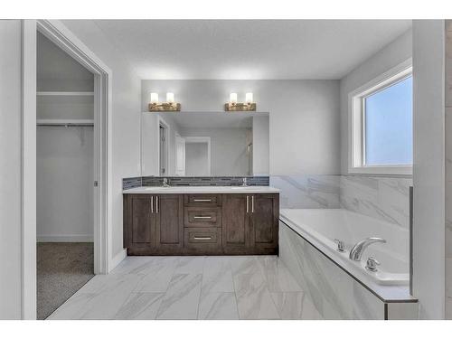 109 Kinniburgh Cove, Chestermere, AB - Indoor Photo Showing Bathroom