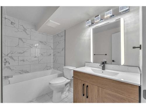 5516 5 Avenue Se, Calgary, AB - Indoor Photo Showing Bathroom