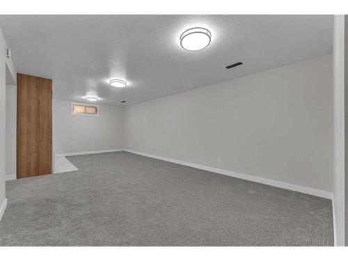 5516 5 Avenue Se, Calgary, AB - Indoor Photo Showing Other Room