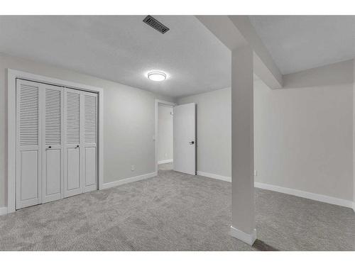 5516 5 Avenue Se, Calgary, AB - Indoor Photo Showing Other Room