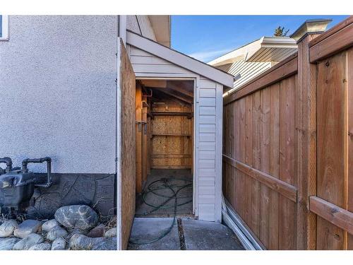 5516 5 Avenue Se, Calgary, AB - Outdoor With Exterior