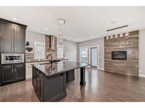 222 Ravenscroft Green Se, Airdrie, AB - Indoor Photo Showing Kitchen With Upgraded Kitchen