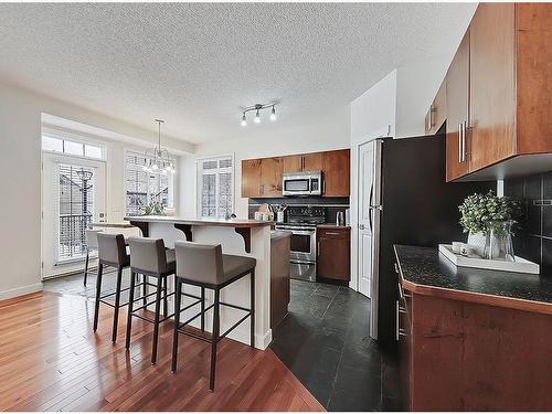 149 Rockyspring Grove Nw, Calgary, AB - Indoor Photo Showing Kitchen