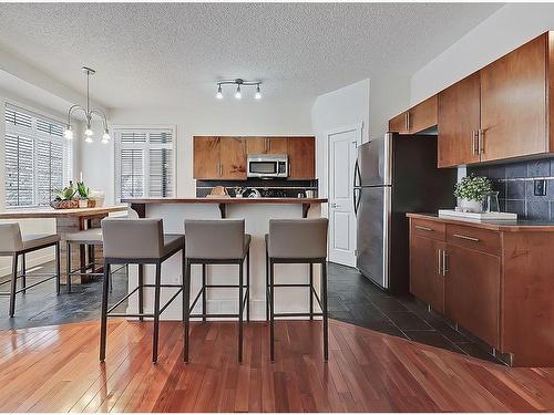 149 Rockyspring Grove Nw, Calgary, AB - Indoor Photo Showing Kitchen