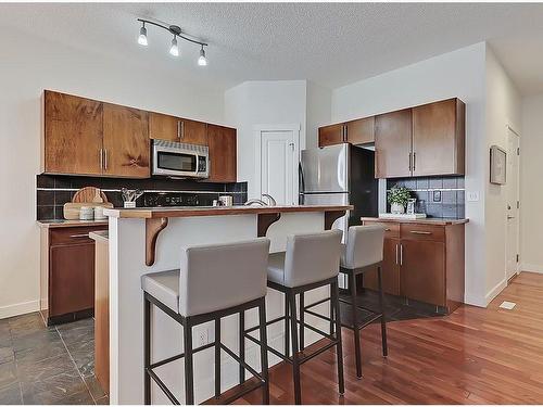 149 Rockyspring Grove Nw, Calgary, AB - Indoor Photo Showing Kitchen