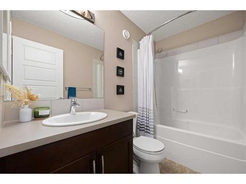 333 Clydesdale Way, Cochrane, AB - Indoor Photo Showing Bathroom