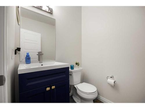 333 Clydesdale Way, Cochrane, AB - Indoor Photo Showing Bathroom