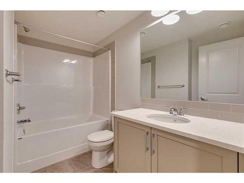 802 Bayview Terrace Sw, Airdrie, AB - Indoor Photo Showing Bathroom