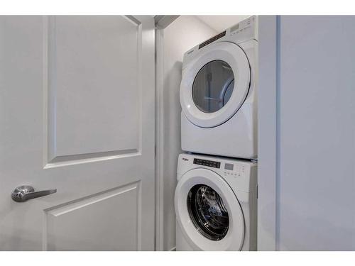 802 Bayview Terrace Sw, Airdrie, AB - Indoor Photo Showing Laundry Room