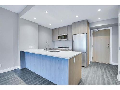 1407-530 3 Street Se, Calgary, AB - Indoor Photo Showing Kitchen With Upgraded Kitchen