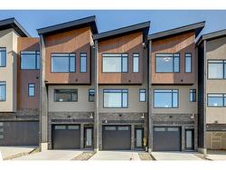 85 Royal Elm Green NW Calgary, AB T3G 0G8