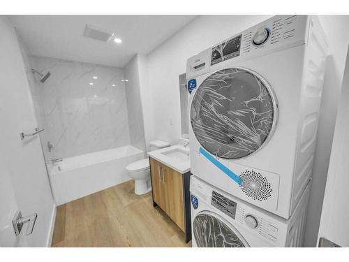 5915 Rundlehorn Drive Ne, Calgary, AB - Indoor Photo Showing Laundry Room