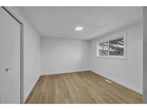 5915 Rundlehorn Drive Ne, Calgary, AB - Indoor Photo Showing Other Room