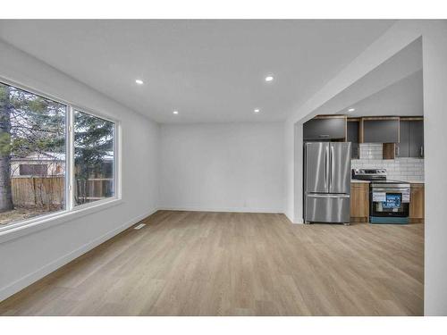 5915 Rundlehorn Drive Ne, Calgary, AB - Indoor