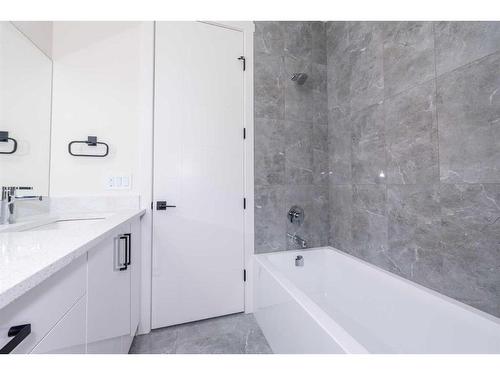 148 Saddlelake Manor Ne, Calgary, AB - Indoor Photo Showing Bathroom