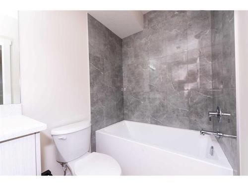 148 Saddlelake Manor Ne, Calgary, AB - Indoor Photo Showing Bathroom