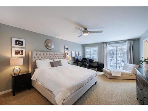 2726 7 Avenue Nw, Calgary, AB - Indoor Photo Showing Bedroom