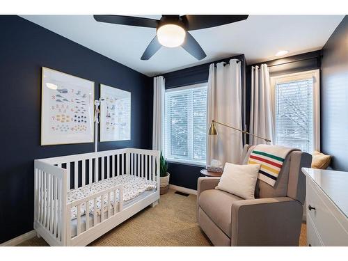 2726 7 Avenue Nw, Calgary, AB - Indoor Photo Showing Bedroom