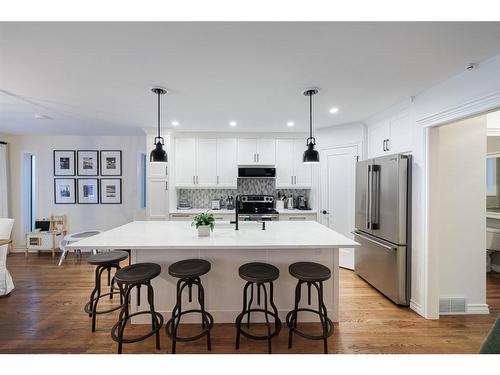 2726 7 Avenue Nw, Calgary, AB - Indoor Photo Showing Kitchen With Stainless Steel Kitchen With Upgraded Kitchen