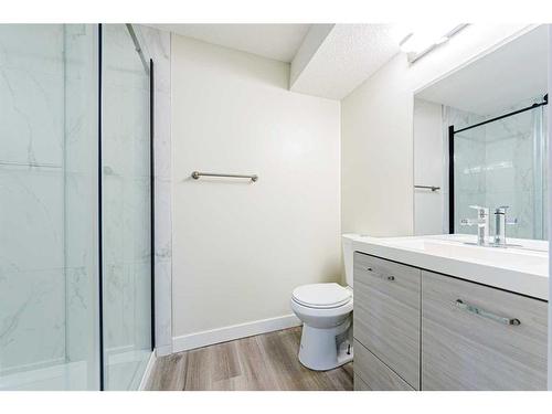 125 Taradale Close Ne, Calgary, AB - Indoor Photo Showing Bathroom