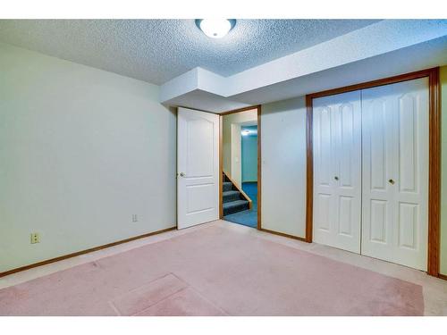 149 Shannon Crescent Sw, Calgary, AB - Indoor Photo Showing Other Room