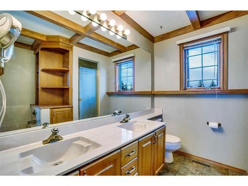 149 Shannon Crescent Sw, Calgary, AB - Indoor Photo Showing Bathroom